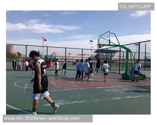 精彩瞬间定格在篮球场上拍摄篮球图片的艺术与技巧分享